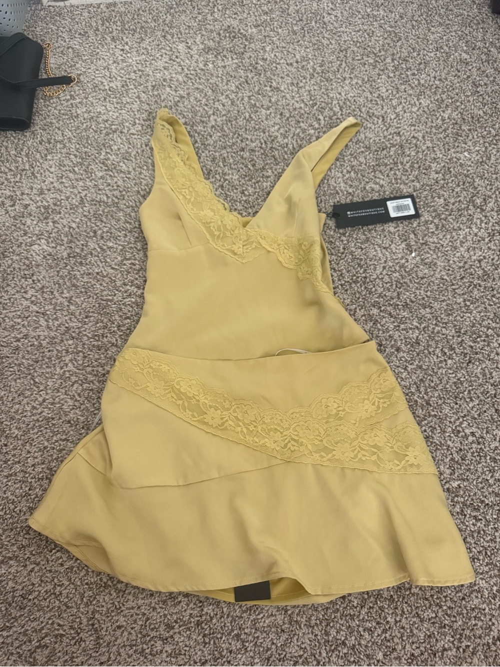 Women's Lace Trim V-Neck set skirt in Mustard